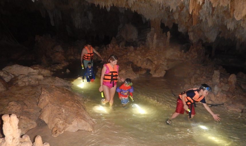 Discovering Cenote Santa Cruz: A Natural Paradise in Mexico